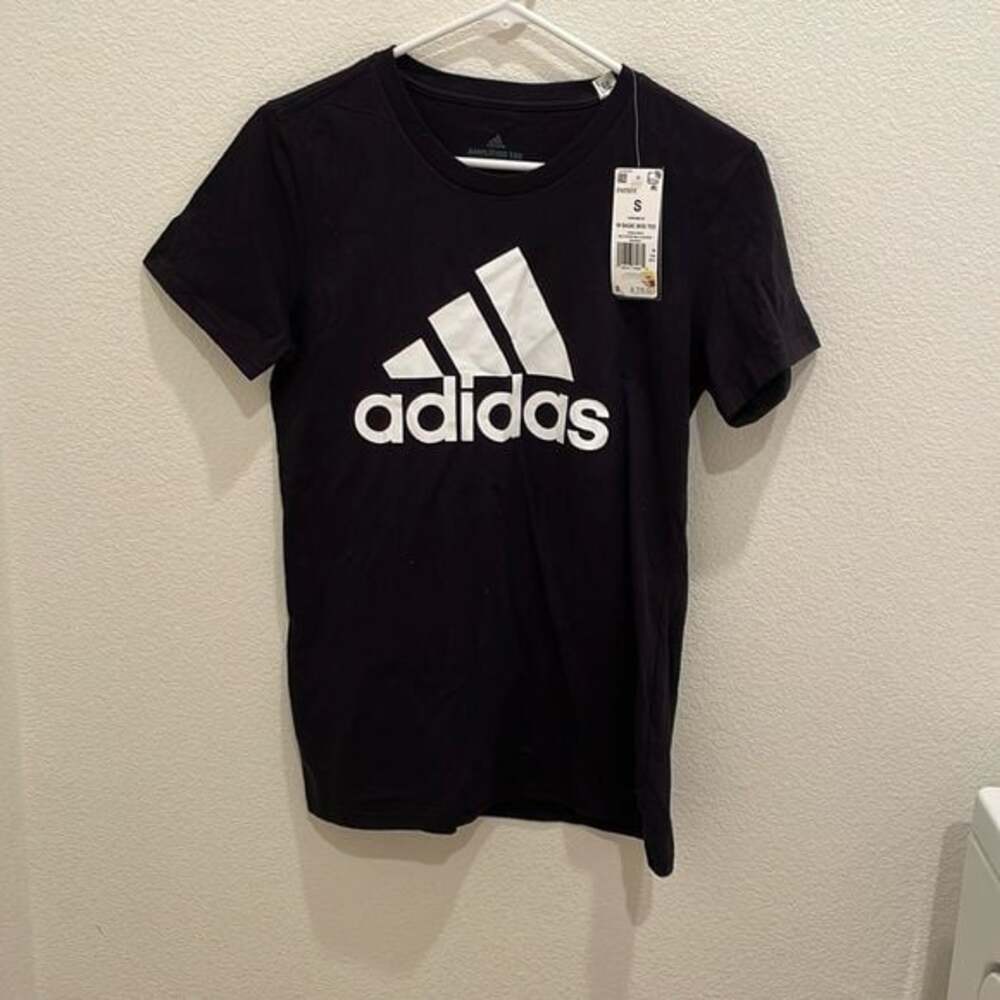 NWT Womens Adidas Amplifier Tee Size Small Petite All Black With White Logo‌‌